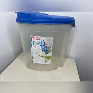 Rubbermaid Storage Container; Lid & Flap -1.5 Gallon